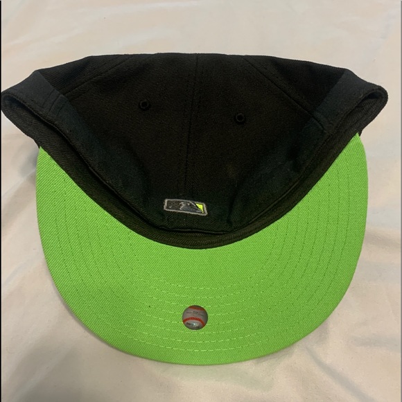 New Era Yankee Hat - Picture 3 of 5